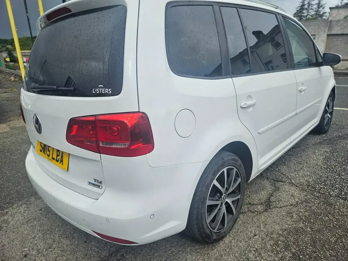 Used VW Touran SE 105 HP (77 kW) 2015 White MPV