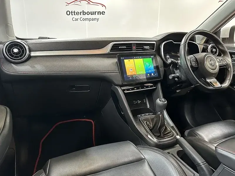 Usado MG ZS Exclusive 106 HP (77 kW) 2021 Branco SUV