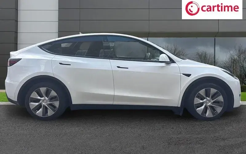 Used Tesla Model Y Long Range AWD 286 kW (389 HP) 2025 SUV