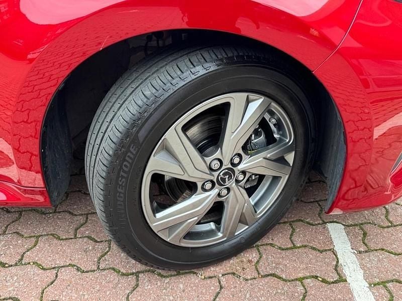 Begagnad Mazda 2 Exclusive-Line 2025 Röd Halvkombi