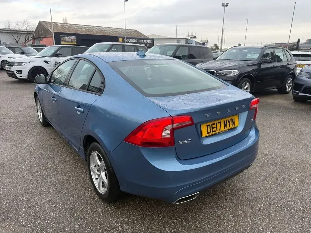 Usado Volvo S60 Business Edition 190 CV (139 kW) 2017 Azul Berlina