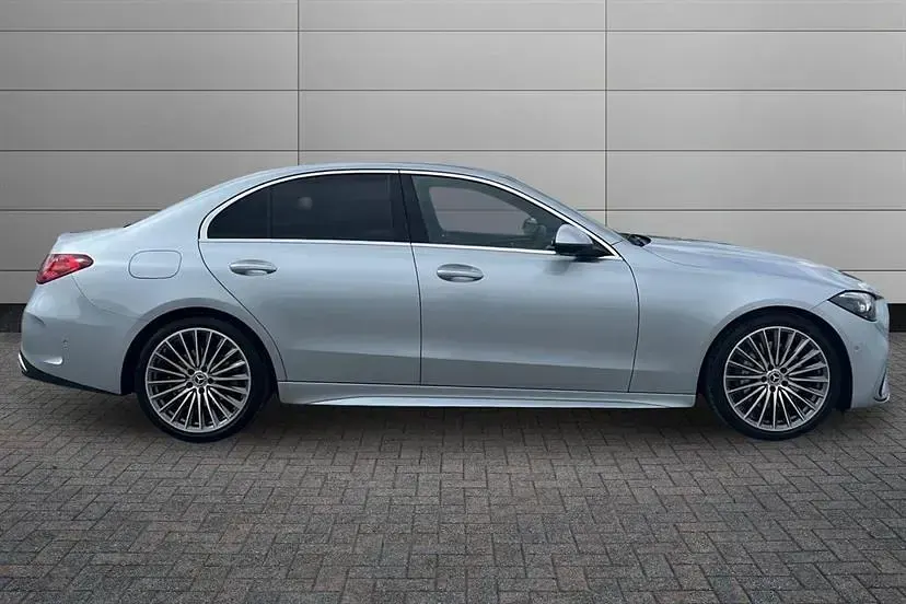 Usado Mercedes C200 AMG Line Premium 204 HP (150 kW) 2024 Prateado Sedan