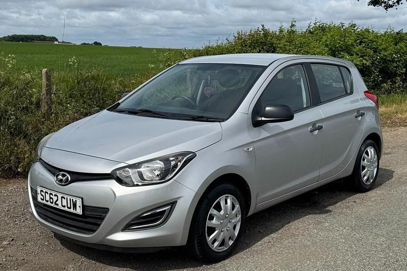 Silver Used 2013 Hyundai i20 Classic Hatchback | £3,699 (Fair price) - Image 1/1