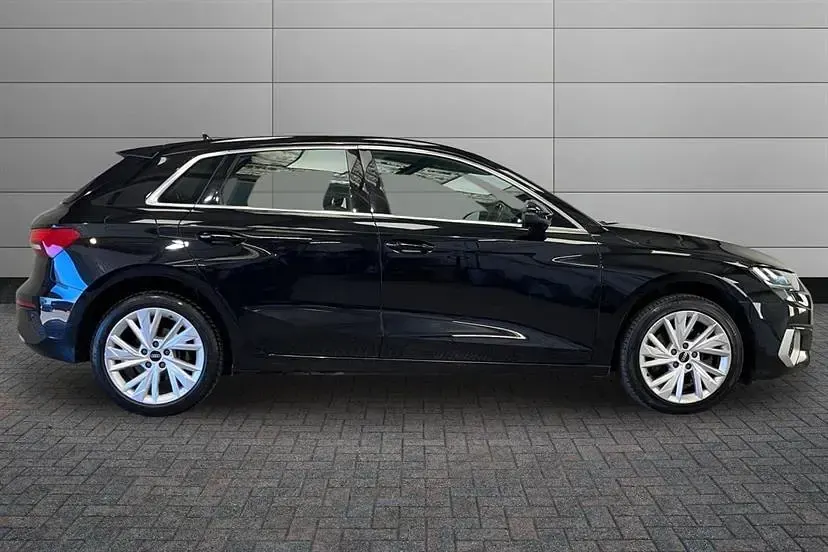 Begagnad Audi A3 e-tron Sport 204 HK (150 kW) 2021 Svart Halvkombi