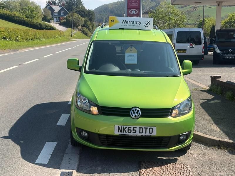 Usado VW Caddy Maxi Life 102 HP (75 kW) 2015 Verde Monovolume