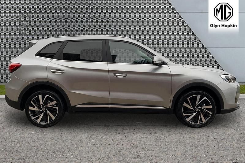 Used MG ZS Trophy 196 HP (144 kW) 2025 Silver Hatchback