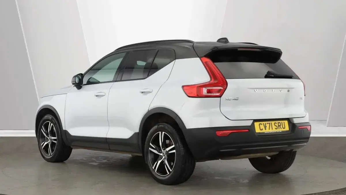 Used Volvo XC40 R-Design 194 HP (142 kW) 2022 SUV