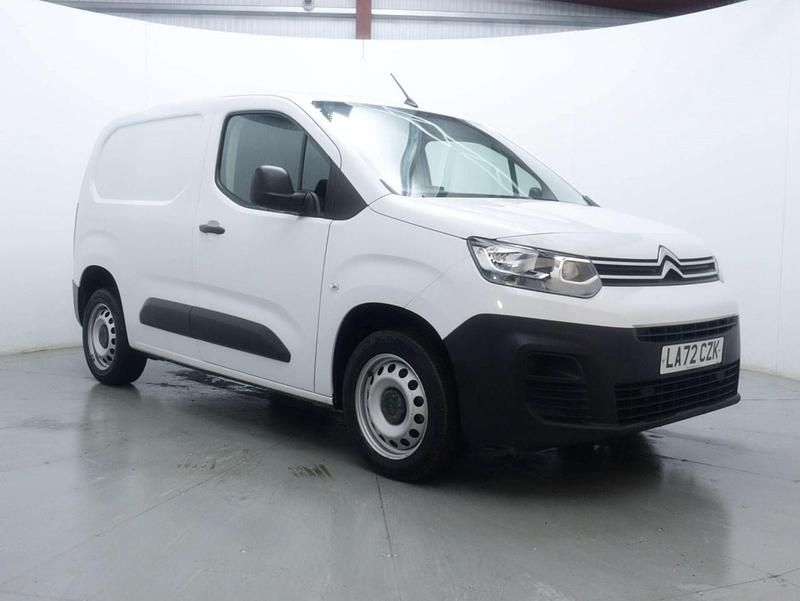 Used Citroën Berlingo 100 HP (73 kW) 2022 White MPV