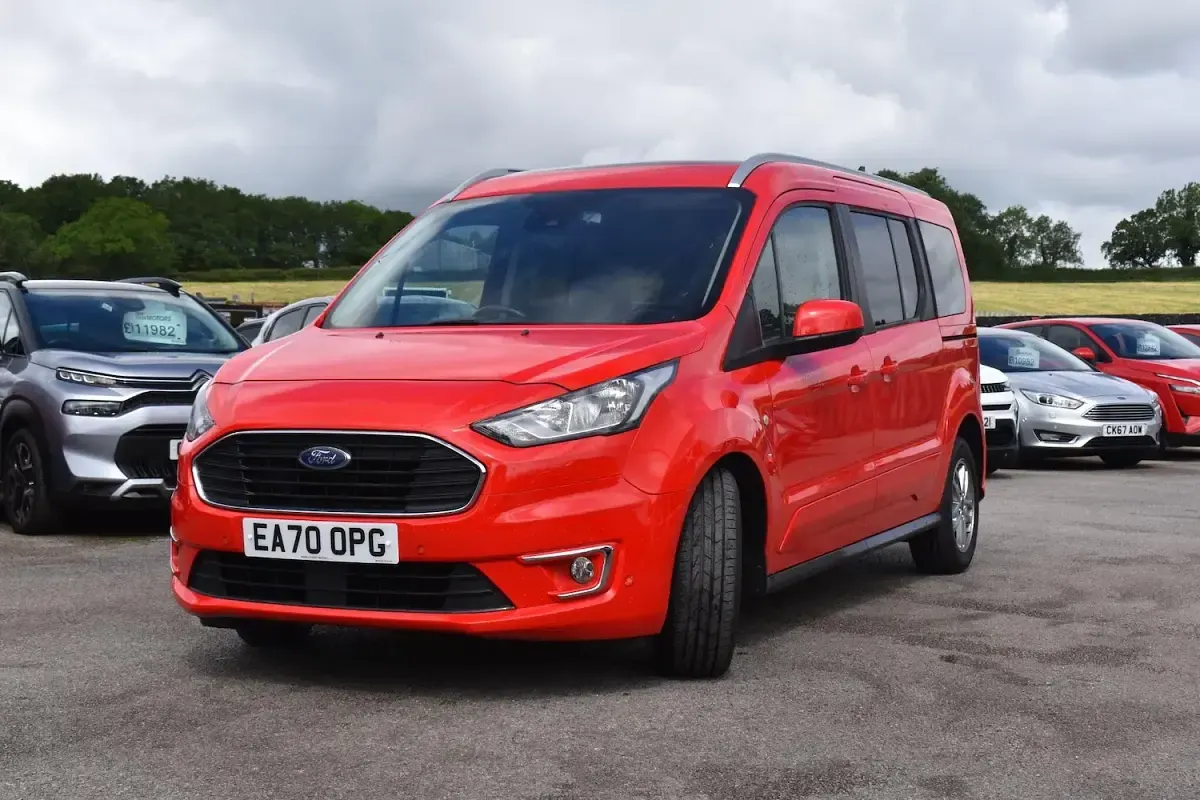 Used Ford Tourneo Titanium 2021 Red MPV
