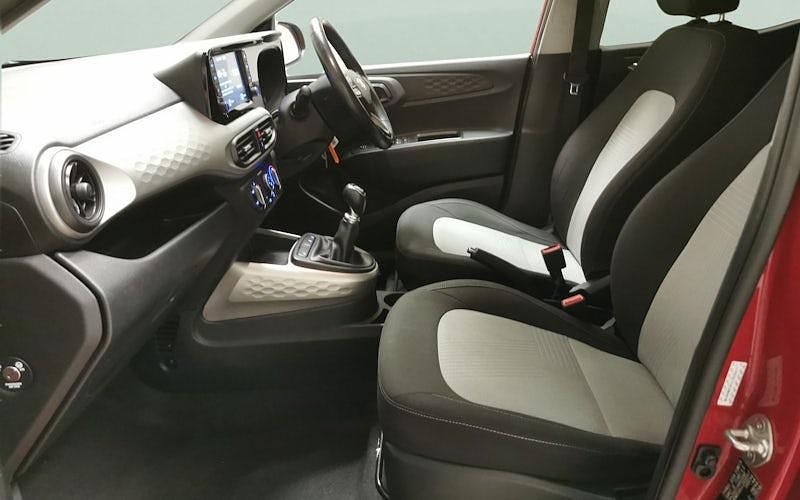 Used Hyundai i10 Premium 84 HP (61 kW) 2023 Hatchback