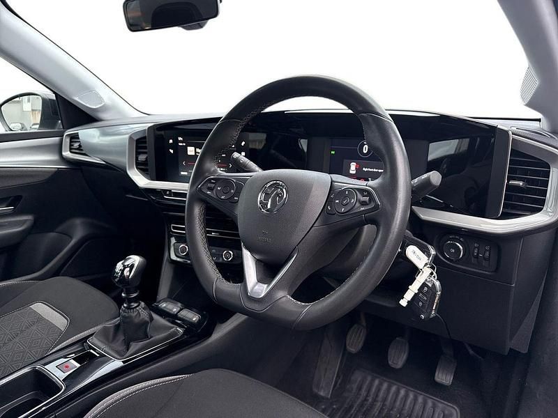Used Vauxhall Mokka Design Edition 101 HP (74 kW) 2023 White SUV