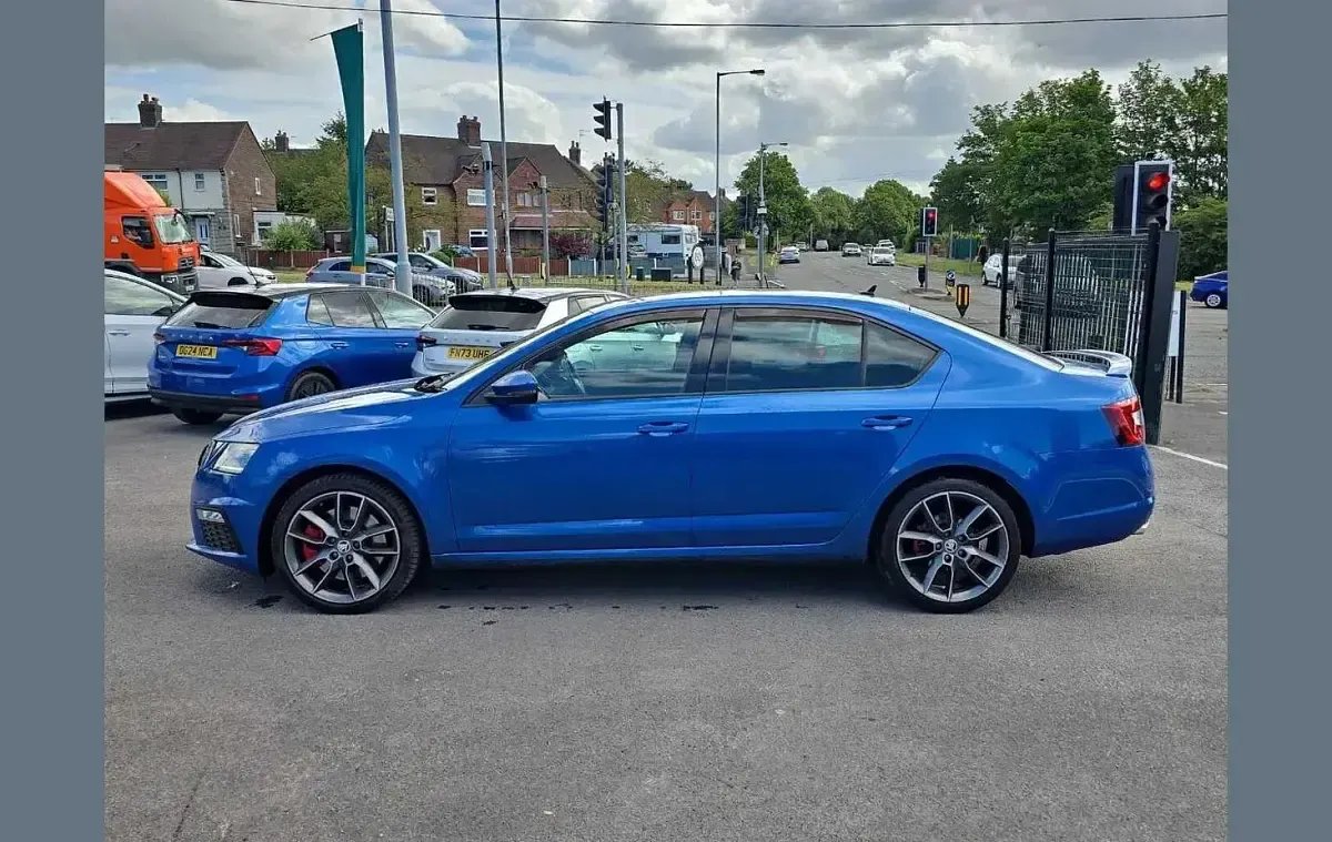 Used Skoda Octavia vRS 226 HP (166 kW) 2018 Race blue metallic Hatchback