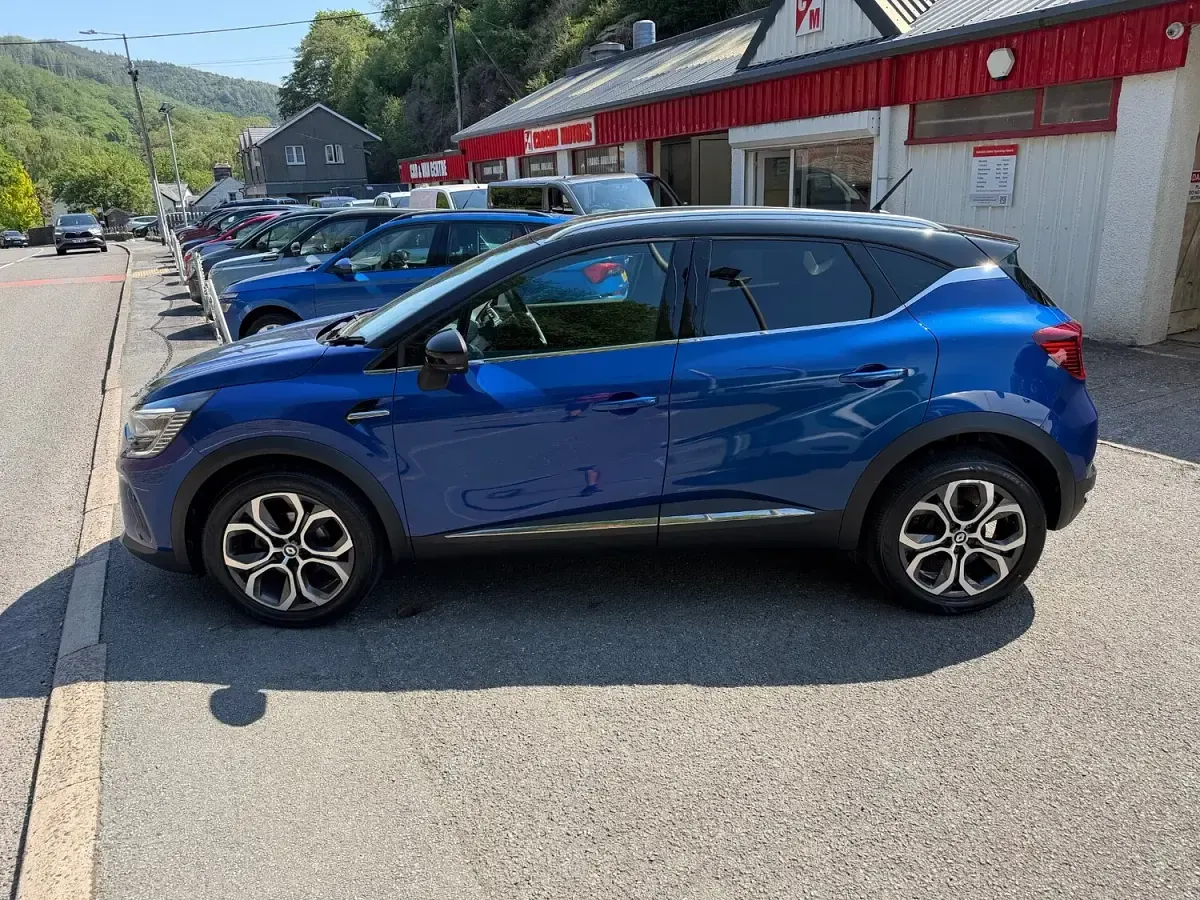 Used Renault Captur SE 2022 Blue SUV