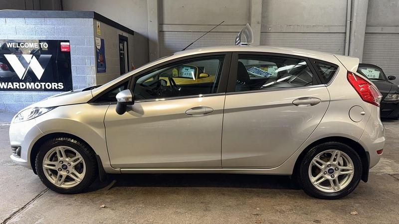 Used Ford Fiesta Zetec 2014 Silver Hatchback