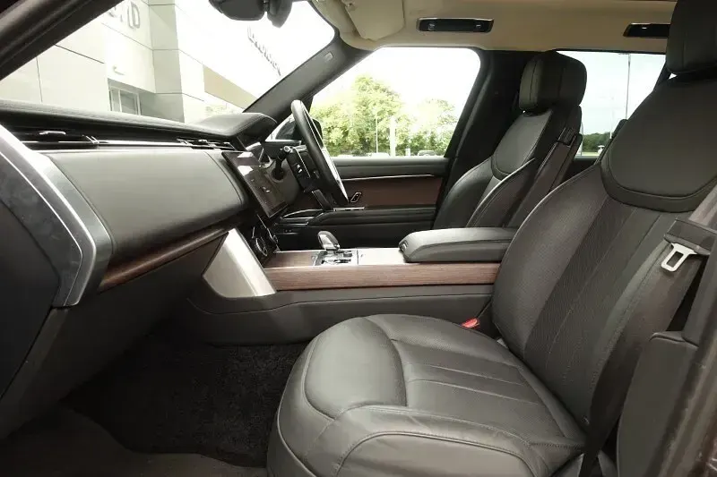 Used Land Rover Range Rover SE 2023 Grey SUV