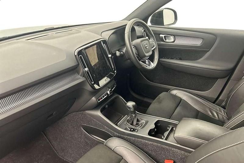 Used Volvo XC40 R-Design 161 HP (118 kW) 2021 Blue SUV