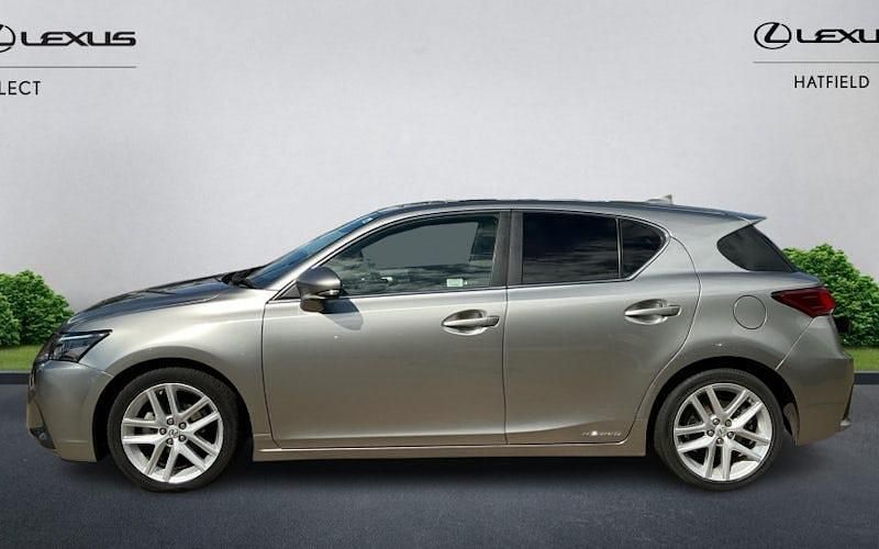 Used Lexus CT200h 136 HP (100 kW) 2018 Hatchback