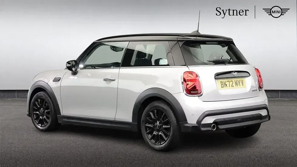 Used Mini Cooper Classic 134 HP (98 kW) 2022 Silver Hatchback
