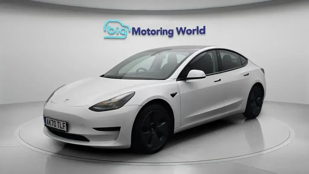 Used Tesla Model 3 Standard Range Plus 177 kW (241 HP) 2020 Sedan