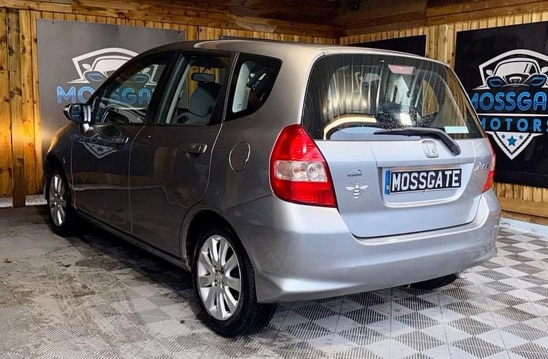 Used Honda Jazz SE 82 HP (60 kW) 2007 Silver Hatchback