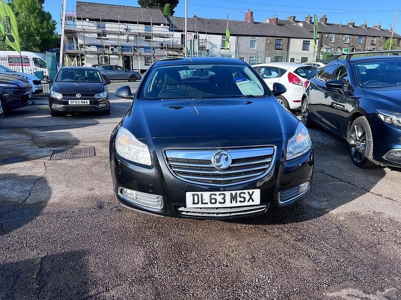 Black Used 2013 Vauxhall Insignia Hatchback | £2,990 (Good price) - Image 1/4