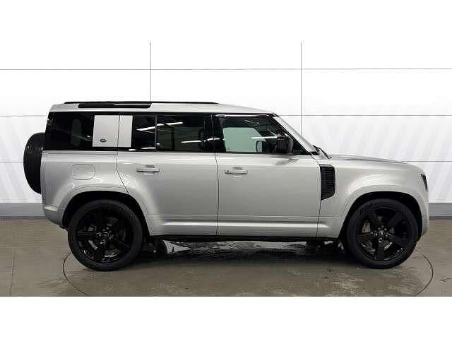 Usado Land Rover Defender 394 HP (289 kW) 2022 Prateado SUV
