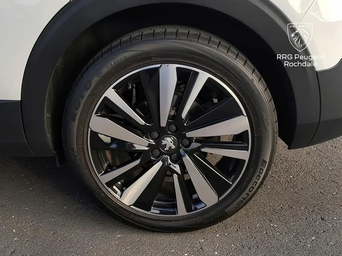 Second-hand Peugeot 5008 Premium 179 CP (131 kW) 2020 Alb SUV