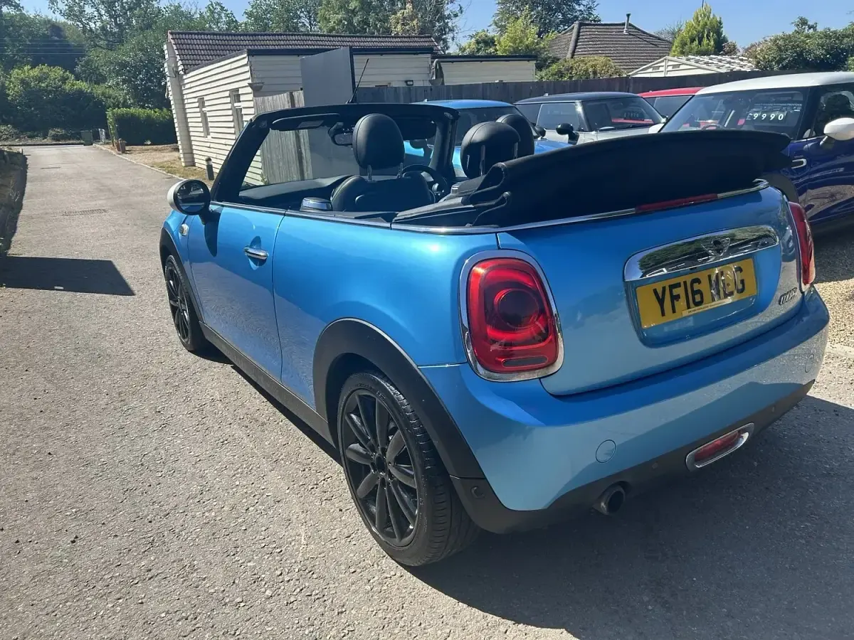 Used Mini Cooper Cabriolet 134 HP (98 kW) 2016 Blue Cabriolet