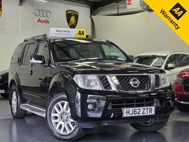 Black Used 2012 Nissan Pathfinder Tekna SUV | £10,995 - Image 1/4