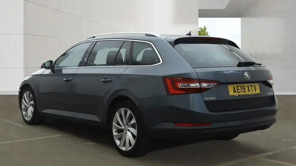 Used Skoda Superb SE Technology 150 HP (110 kW) 2019 Grey Estate
