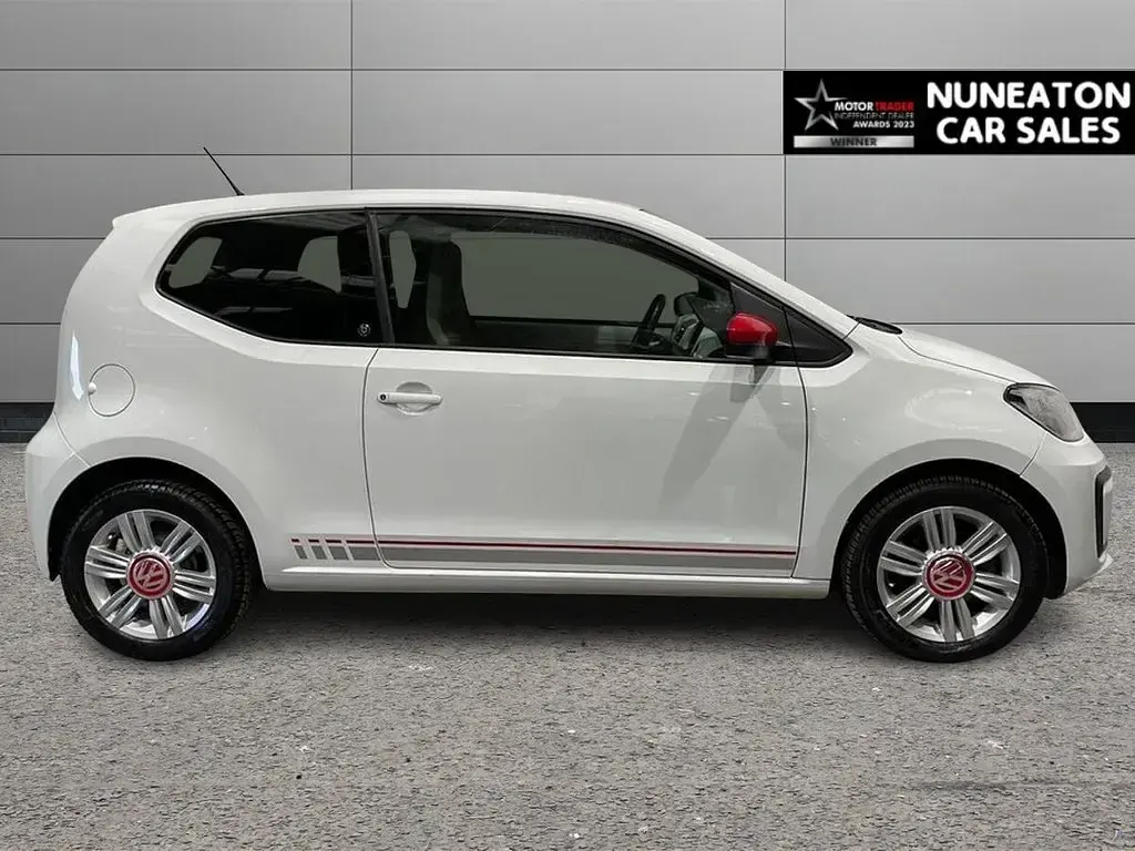 Used VW up! Beats 90 HP (66 kW) 2018 White Hatchback