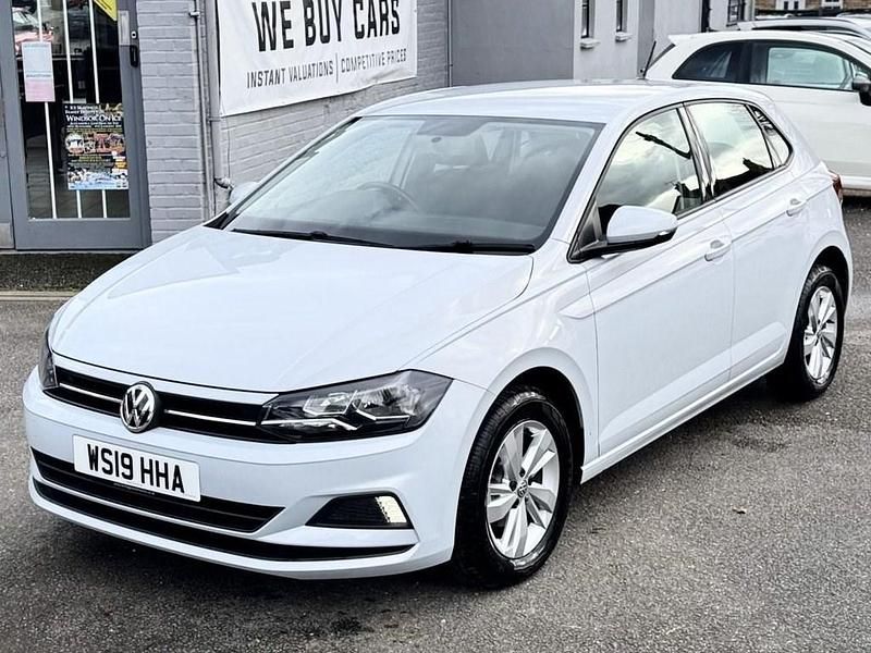 Used VW Polo SE 95 HP (69 kW) 2019 Silver Hatchback