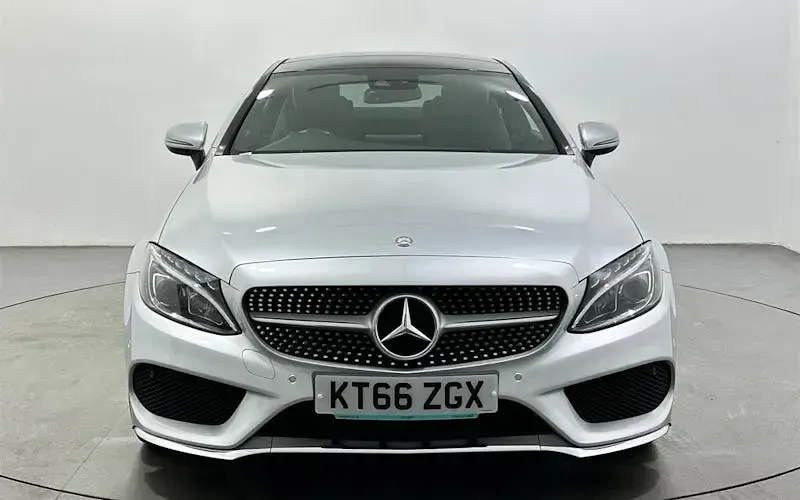 Usado Mercedes C250 AMG Line Premium Plus 204 HP (150 kW) 2017 Prateado Coupé