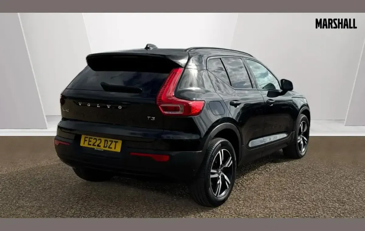 Used Volvo XC40 R-Design 163 HP (119 kW) 2022 Black SUV