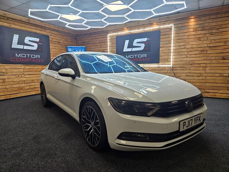 White Used 2017 VW Passat Business Sedan | £6,595 (A bit pricey) - Image 1/4