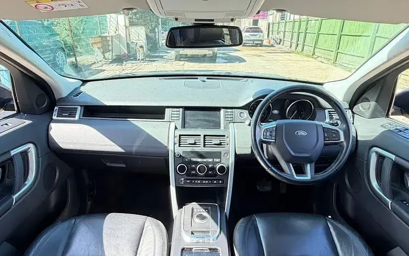 Used Land Rover Discovery Sport SE 180 HP (132 kW) 2016 Black SUV