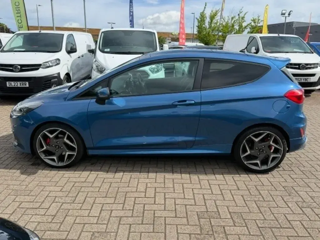 Used Ford Fiesta ST 200 HP (147 kW) 2018 Blue Hatchback
