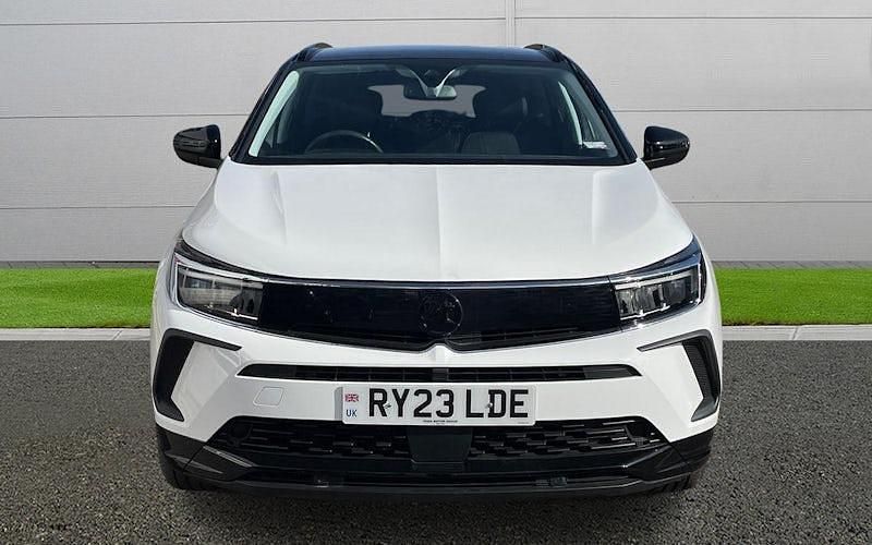Used Vauxhall Grandland X GS Line 131 HP (96 kW) 2022 White SUV
