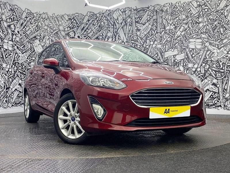 Used Ford Fiesta Titanium 125 HP (91 kW) 2021 Red Hatchback