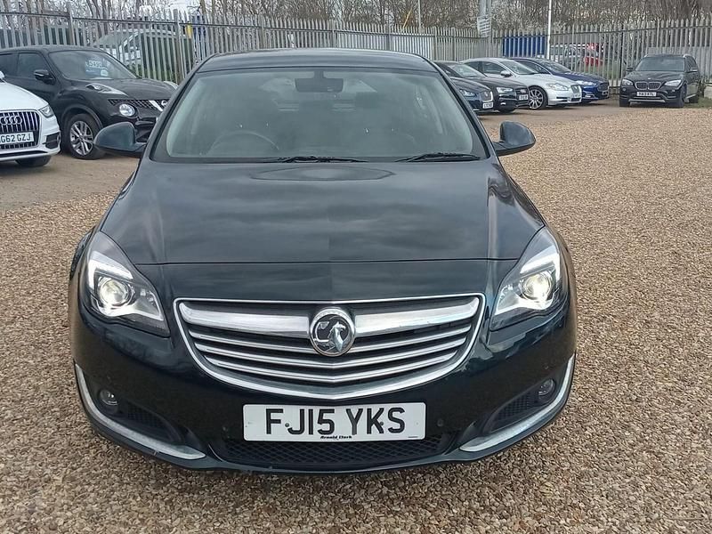 Second-hand Vauxhall Insignia Elite 2015 Verde Hatchback