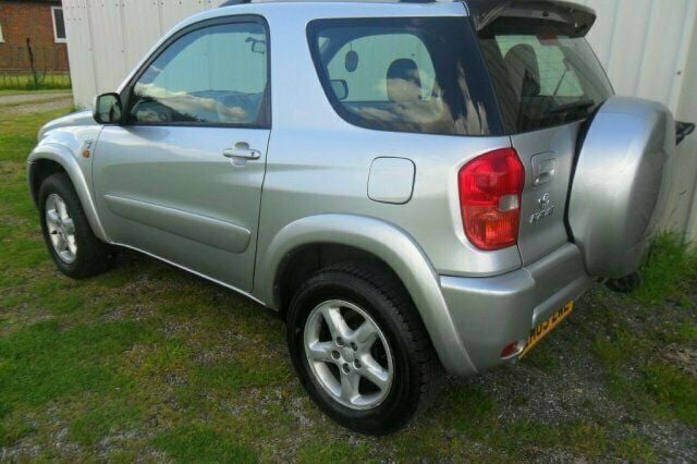 Used 2003 Toyota RAV4 SUV | £2,250 (Good price) - Image 1/4