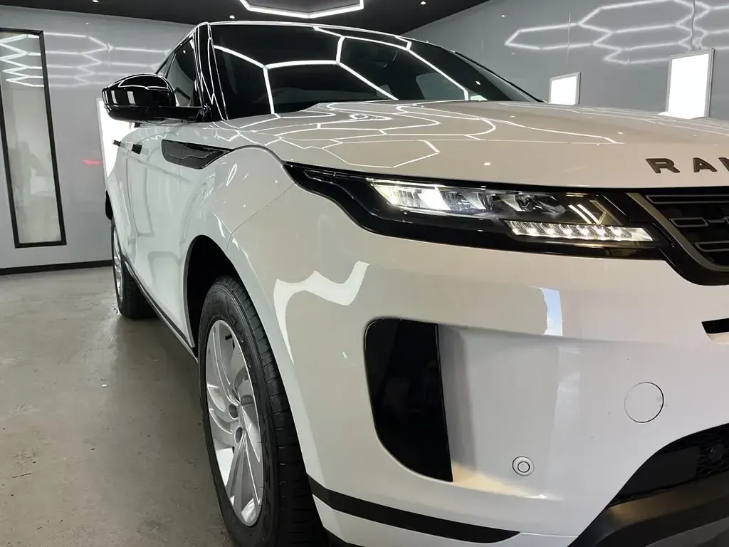 Used Land Rover Range Rover evoque S 160 HP (117 kW) 2025 White SUV