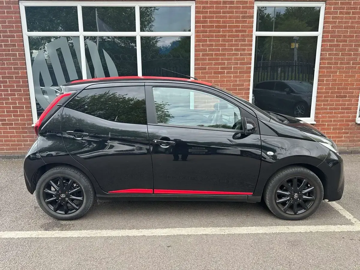 Gebraucht Toyota Aygo x-press 2019 Schwarz Kleinwagen