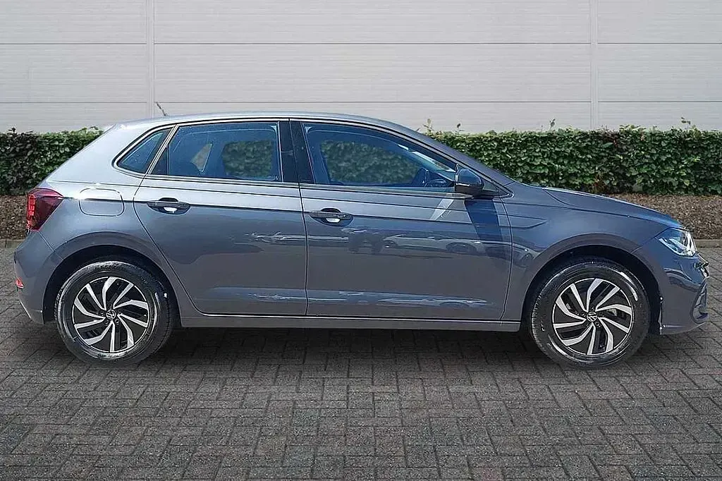 Used VW Polo Life 95 HP (69 kW) 2024 Grey Hatchback
