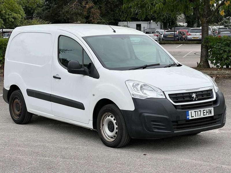 White Used 2017 Peugeot Partner MPV | £4,990 (Fair price) - Image 1/4