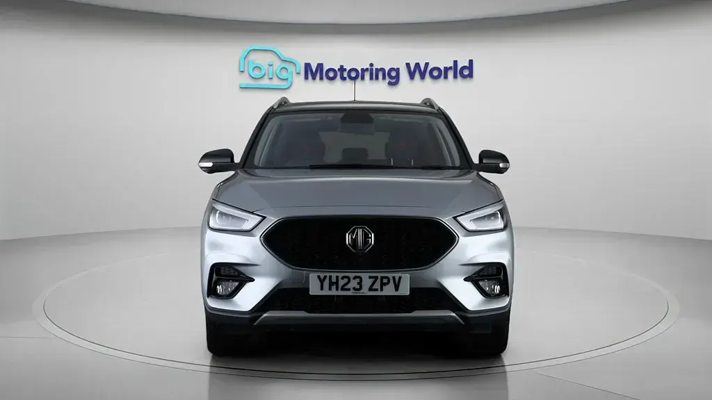 Käytetty MG ZS 2023 Hopea Katumaasturi
