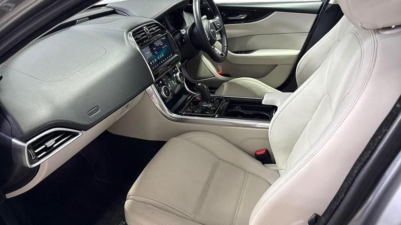 Used Jaguar XE SE 2019 Grey Sedan