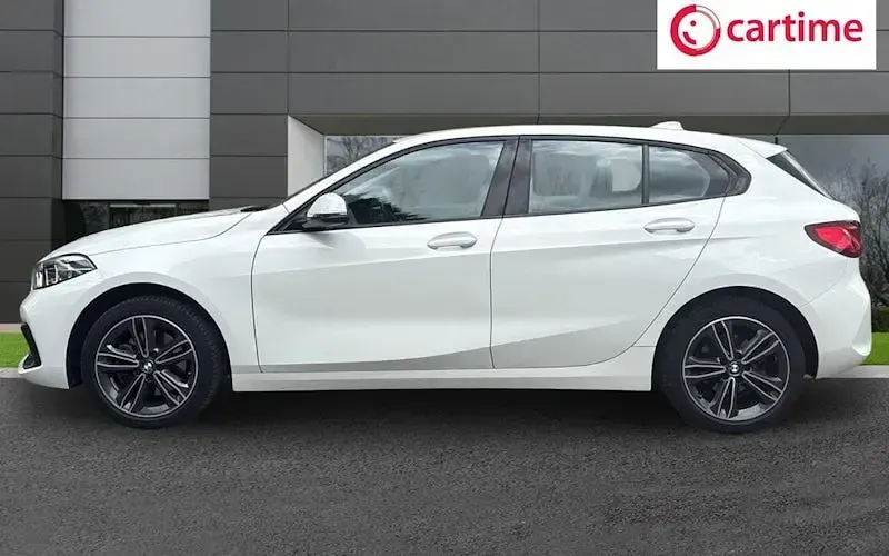 Used BMW 118 Sport Line 136 HP (100 kW) 2024 Hatchback