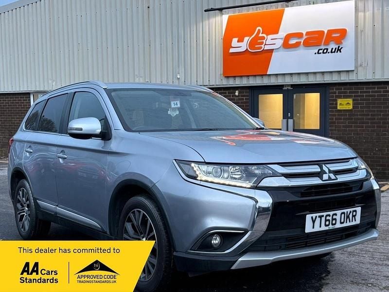 Used Mitsubishi Outlander 150 HP (110 kW) 2016 Silver SUV
