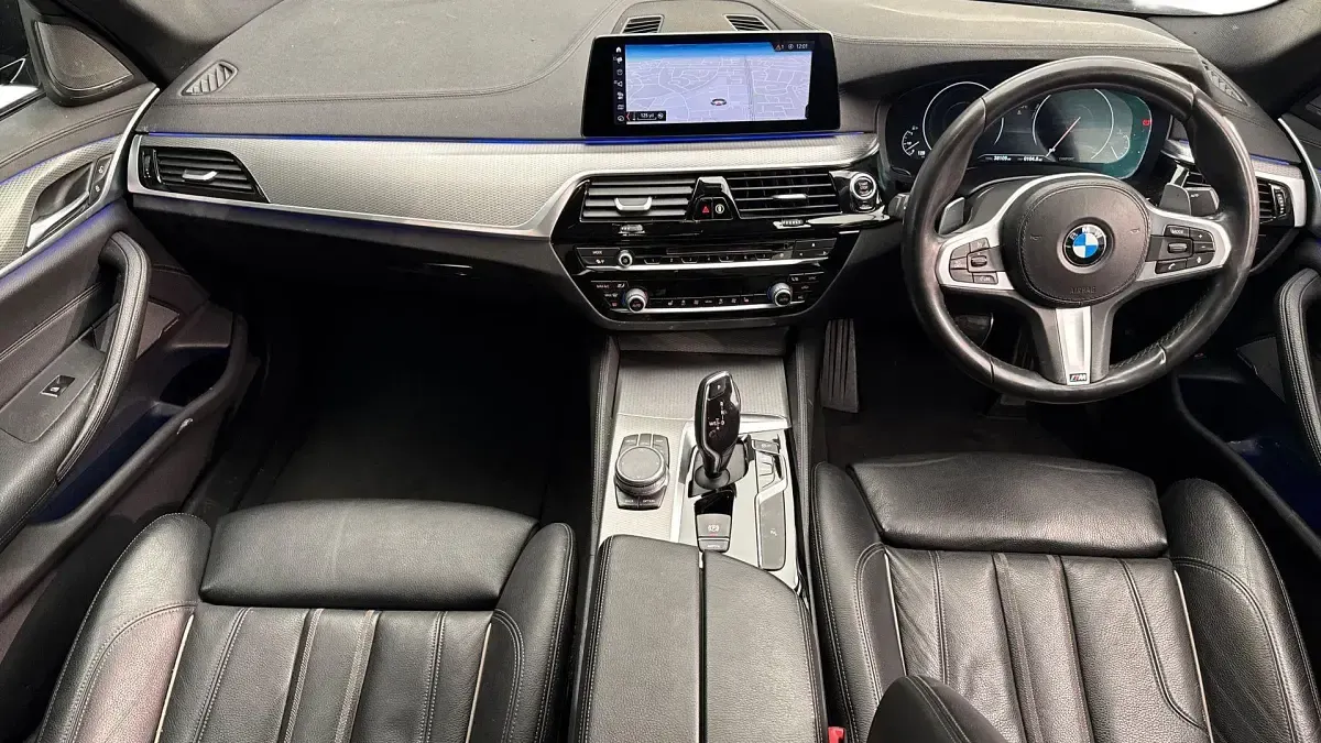 Używany BMW 520 M Sport 181 KM (133 kW) 2019 Czarny Sedan/Limuzyna